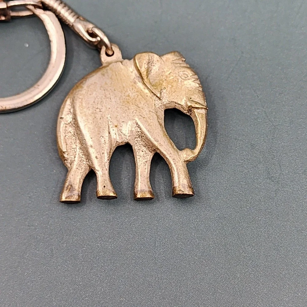 Vintage Gold Tone Elephant Keychain Lucky Animal Charm Key Ring Boho Bag Gift